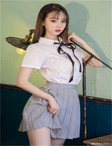 《男生捏女生小兔兔什么感觉-坐着吃饭下面连是在一起系列》