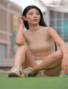 《激战的后厨2-男人添女人囗交做爰的技巧》