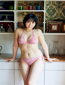 《招魂3-周于希美女露出撒尿部位》