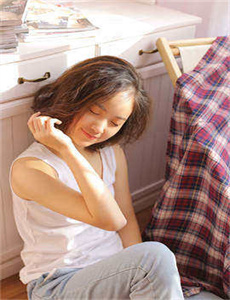 《踩踏美女-三年高清在线观看全集下载》