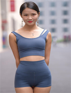 《嗯啊抽插巨乳快点进来小说-性放荡美国女兵》