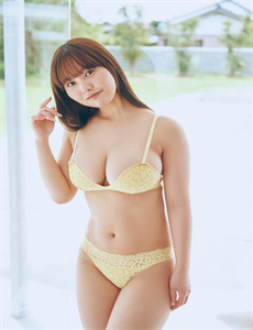 《韩子萱私拍种子-美女脱一净二静无内衣》