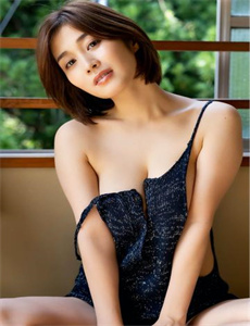 《欧美97色-彩虹男2022小蓝大叔视频》